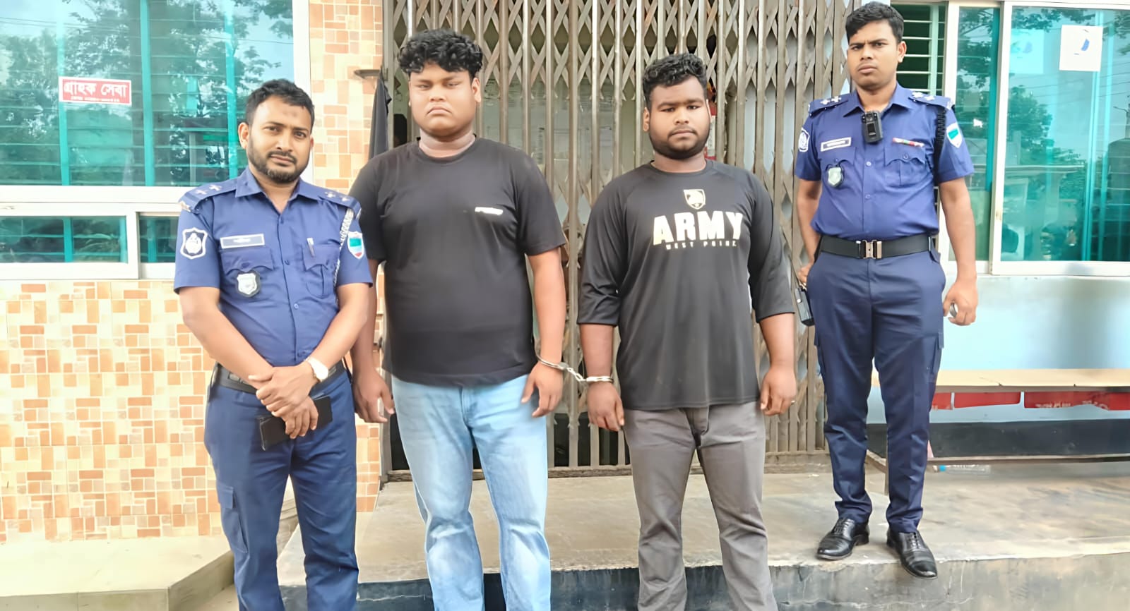 চুয়াডাঙ্গায় পেট্রোল পাম্পে বিশৃঙ্খলা: দুই যুবকের কা/রা/দ/ণ্ড, একজনের অ/র্থ/দ/ণ্ড।