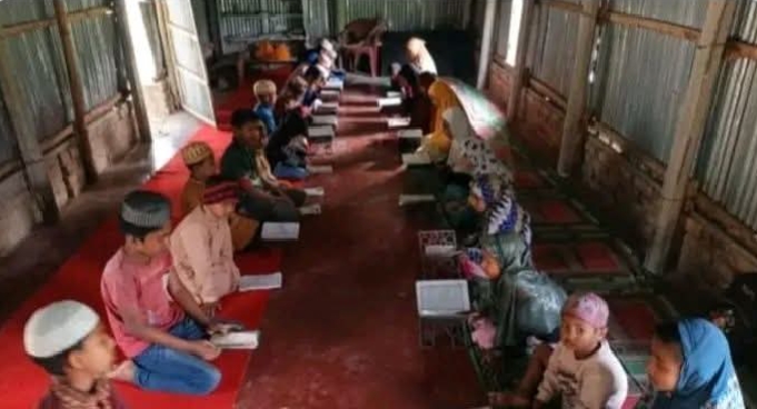 ১৭ জেলায় ৬৩ মক্তব মাদ্রাসা প্রতিষ্ঠা করে দৃষ্টান্ত স্থাপন করলেন হাফেজ মো আনিসুর রহমান আনিস