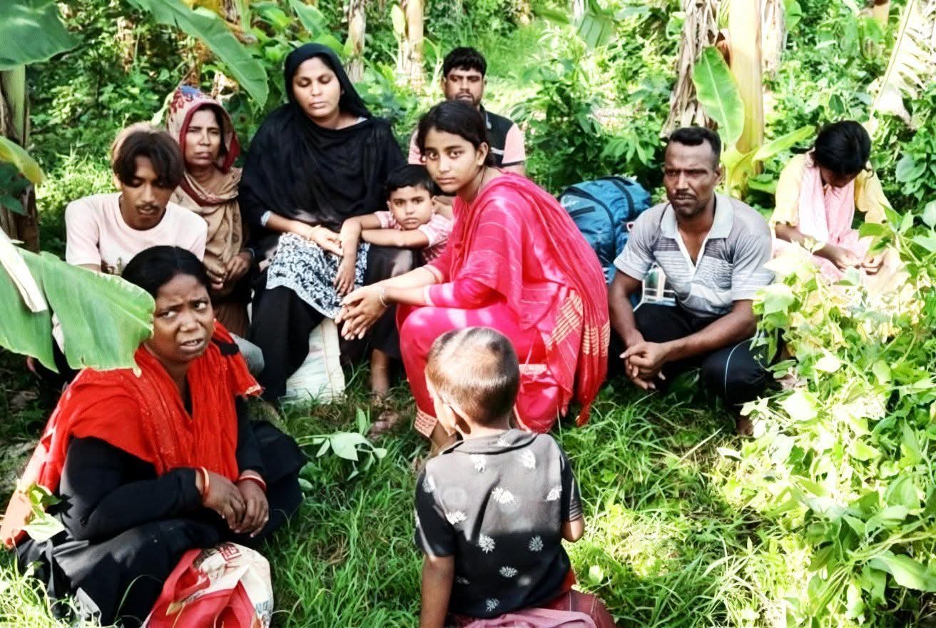 দর্শনার বারাদি সীমান্তে অ’বৈ’ধ’ভা’বে অনুপ্রবেশের অ’ভি’যো’গে ১০ ভারতীয় নারী- পুরুষ ও শিশু আ/ট/ক