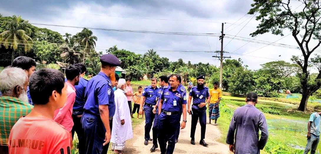 ময়মনসিংহ পুলিশ সুপার কর্তৃক গৌরপুর থানা এবং আব্দুল মান্নান হত্যা মামলার ঘটনাস্থল পরিদর্শন-