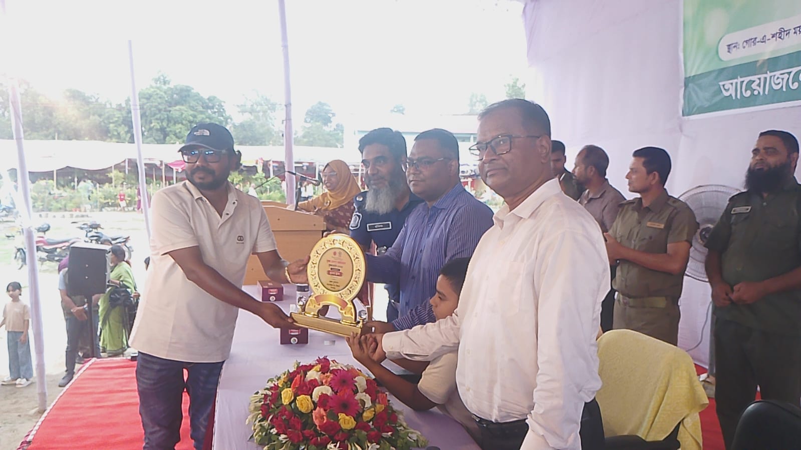 দিনাজপুরে ১৫ দিনব্যাপী বৃক্ষরোপন অভিযান ও বৃক্ষমেলার সমাপনী অনুষ্ঠিত 