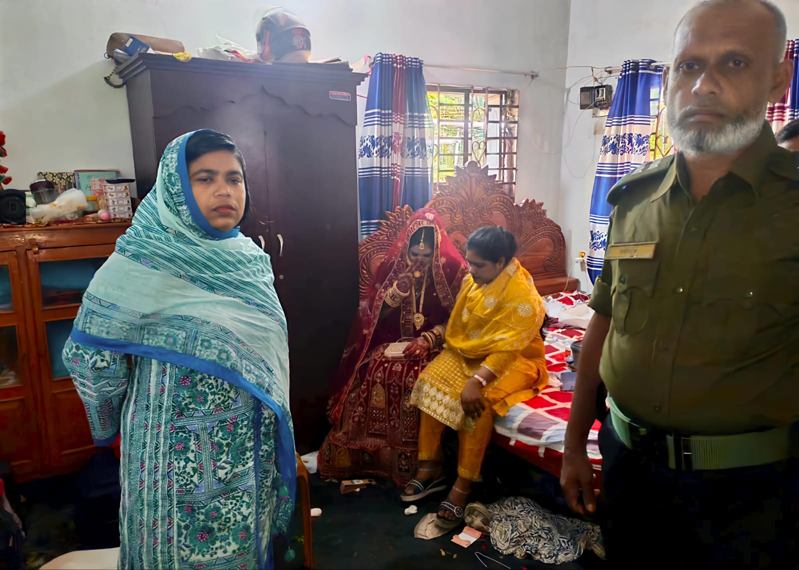 দামুড়হুদায় ১৪ বছর বয়সী কিশোরীর বাল্যবিবাহ বন্ধ। 