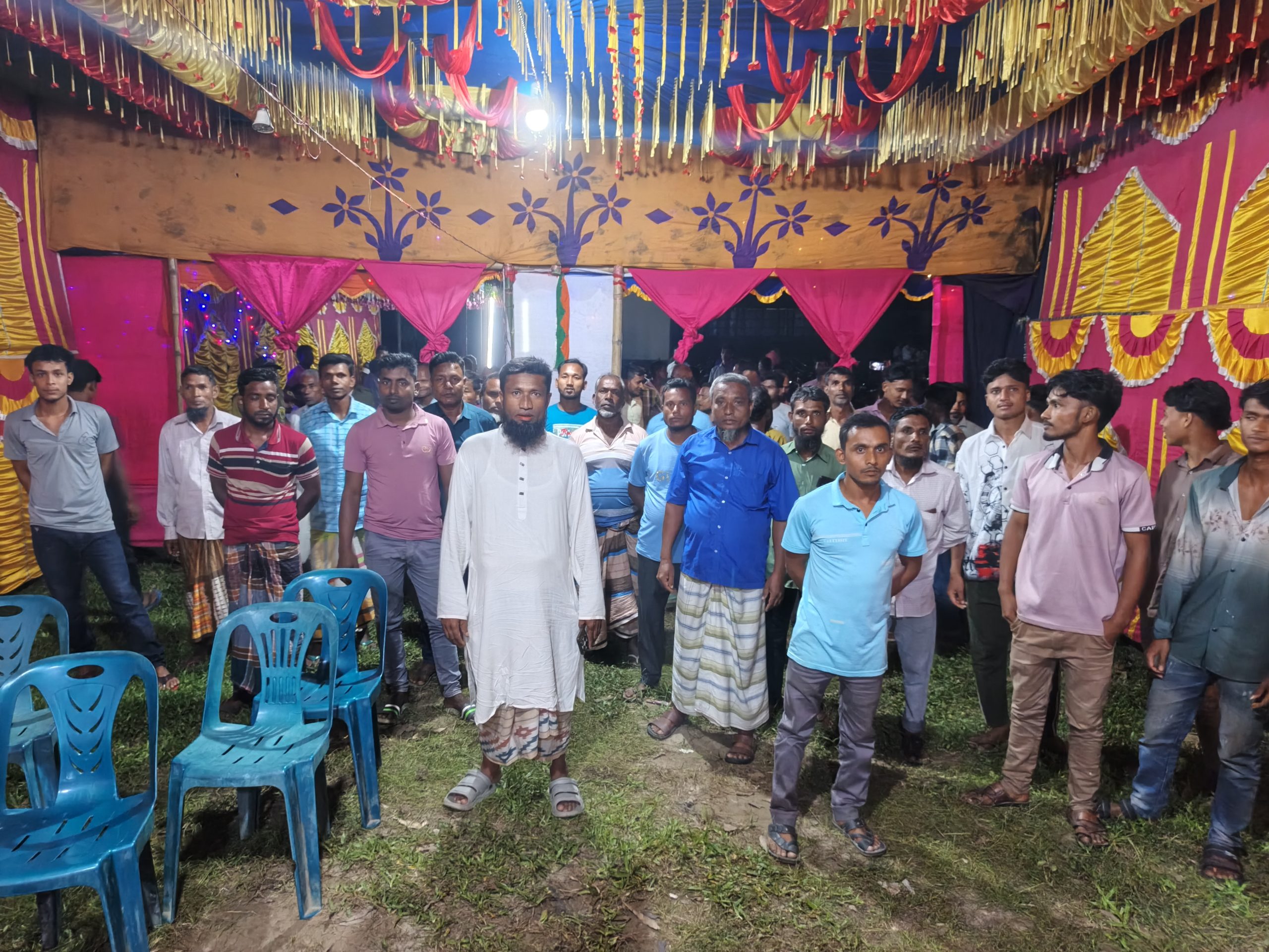 কৈমারী ইউনিয়নের ৪,নং ওয়ার্ডের দুর্গাপূজার মণ্ডপ পরিদর্শন করেন মেম্বার পদপ্রার্থী মহসিন আলী বল্টু